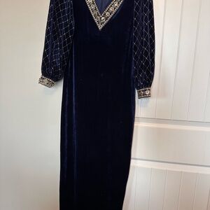 Elegant Navy Blue Velvet Dress